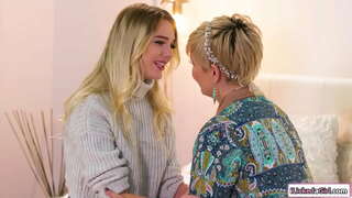 Big tits, کون ریز ممه, کودکان