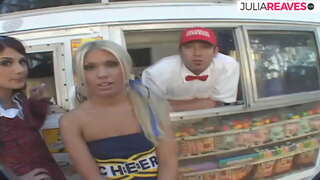 Зайрмаг худалдагч болгодог гурвалсан групп зөндөө түүний зайрмаг ван