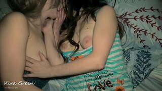 Мой муж трахал маю гарачую зводную сястру, Аматарскі сэкс утрох Мінет, дзяўчыны цалуюцца, З піздзіць ў рот, Скончыў у рот, Абмен спермай і Велізарны камшот, 2 дзяўчыны 1 хлопец гарачая пара трахаецца ЖМЖ