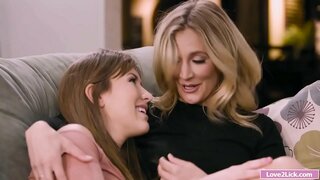 Лизать һәм үҙенең һөйәркәләренә ала үгәй задница дрочить