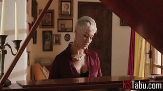 زن در خانه بازی زمانی که شوهر دور-رایان کیلی, جینا والنتینا